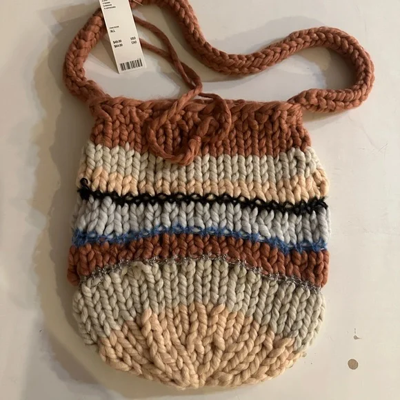 NWT, UO Kimchi Blue chunky crochet striped hobo bag - Picture 5 of 12